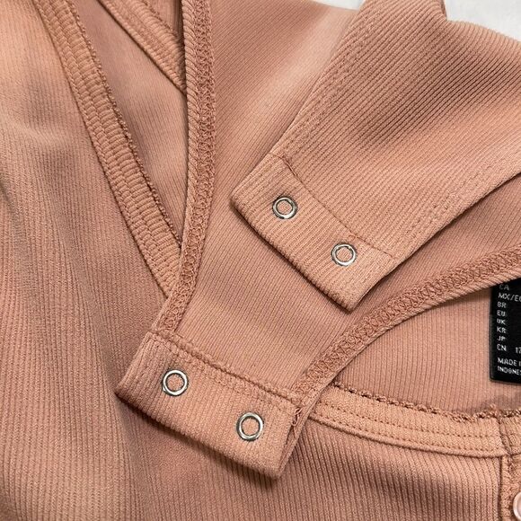 FOREVER 21 BODYSUIT. L - Picture 4 of 6